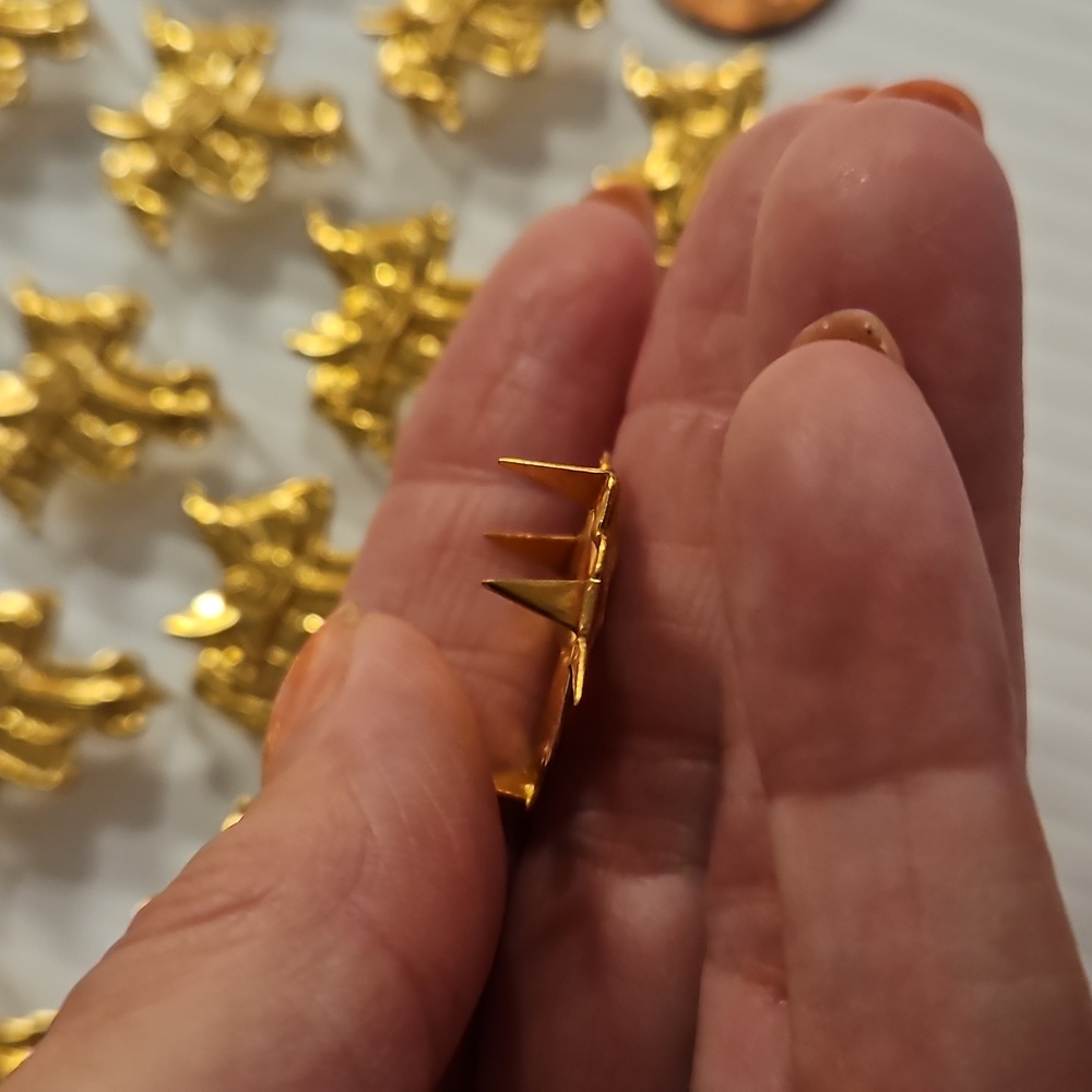 Lots of Western themed crafting brads charms and More silver blue gold - Picture 14 of 14